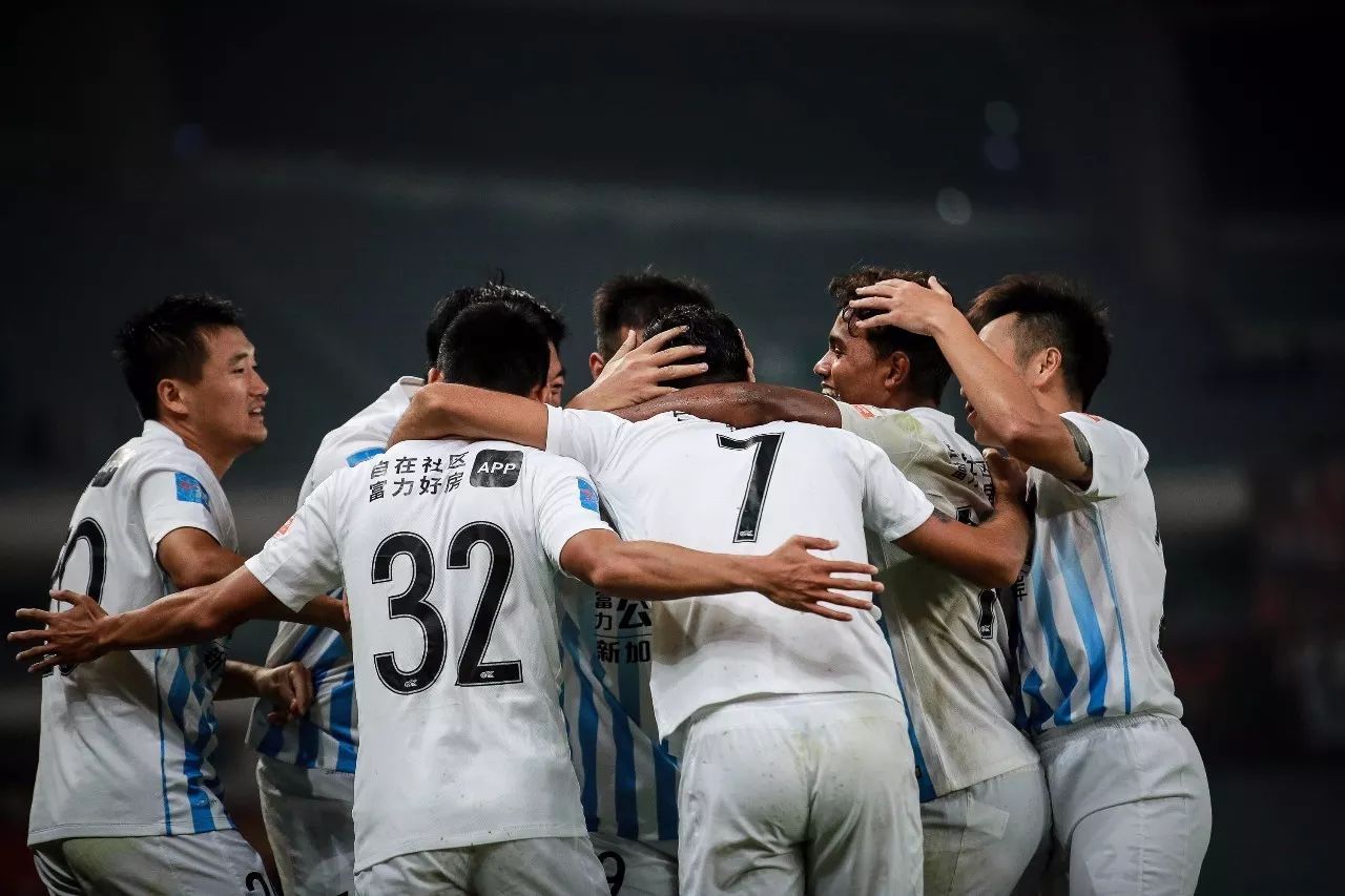 乐鱼平台 -里程碑夜！马赛更衣室发声，亚冠今夜刷纪录，气氛紧张，团队化学反应显著 