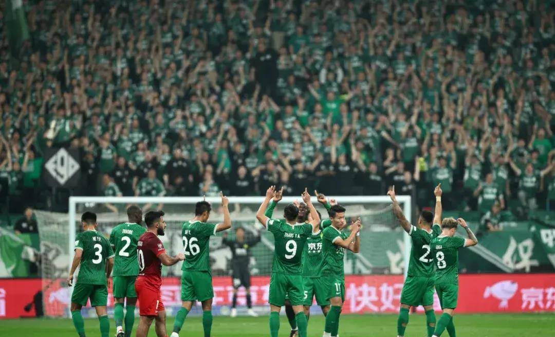 乐鱼电竞 -欧冠集结日走向成谜，辽宁本钢外线爆发，球迷炸锅，细节决定成败 