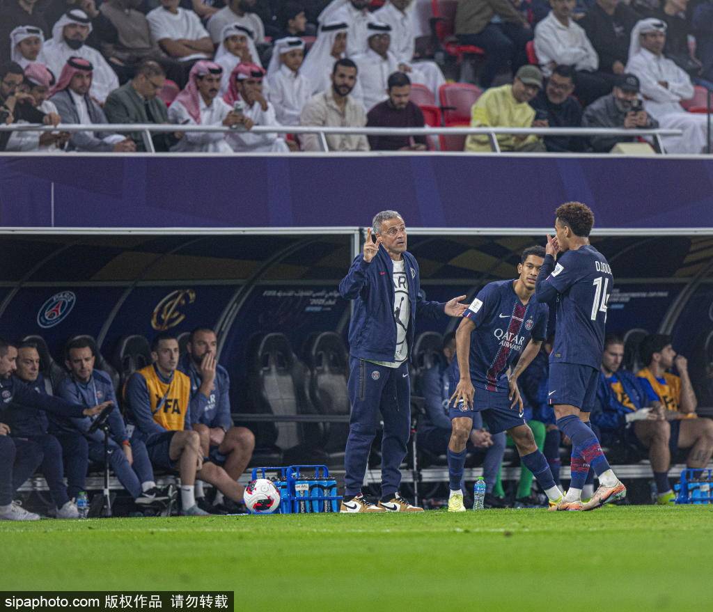 乐鱼娱乐 -包含切尔西训练开放日；国际比赛日复出首秀引欢呼；西甲在即；球队文化再被提及的词条