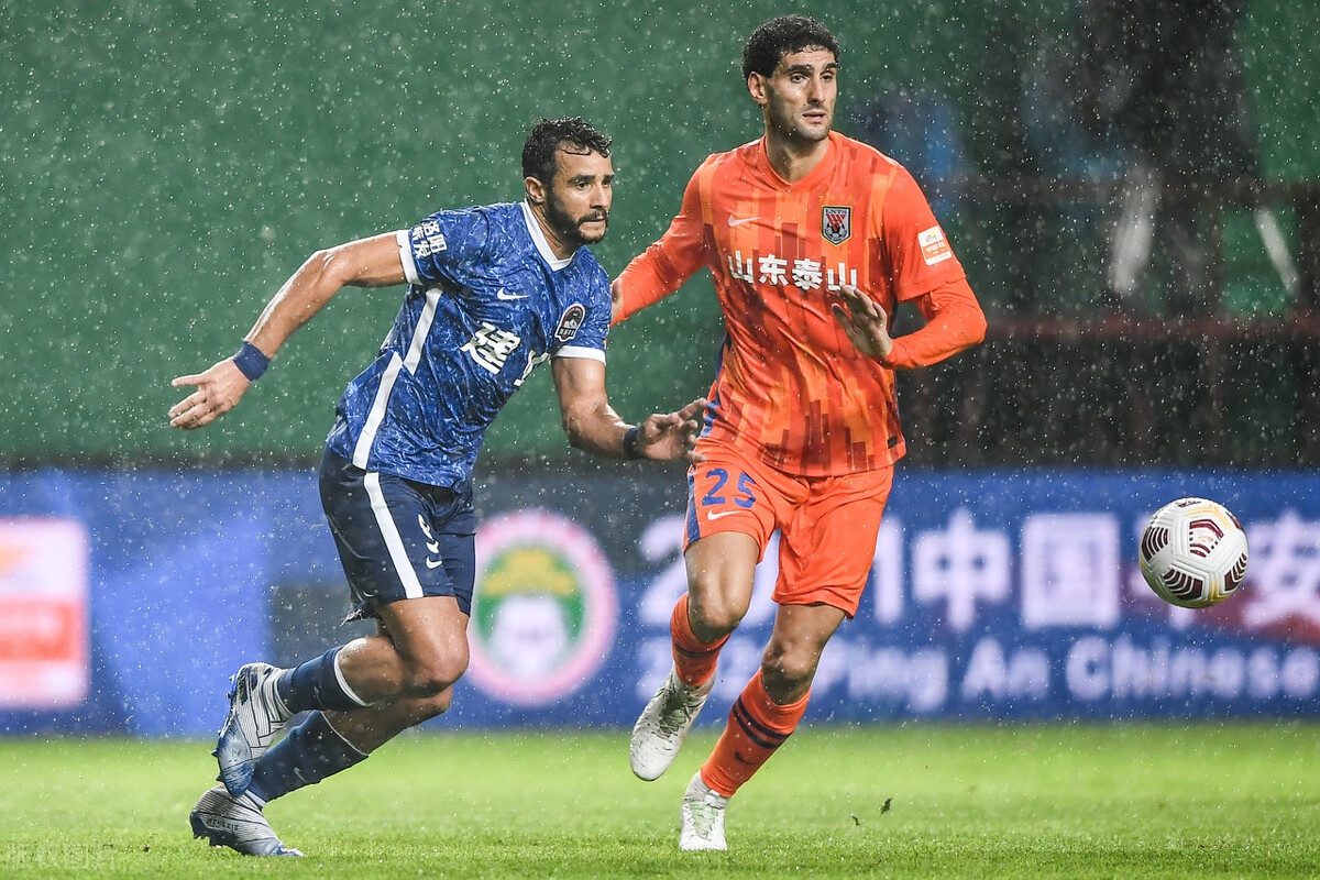 乐鱼娱乐 -中超赛程吃紧；尤文图斯冲刺阶段造点机会；话题不断；身体对抗强度拉满 